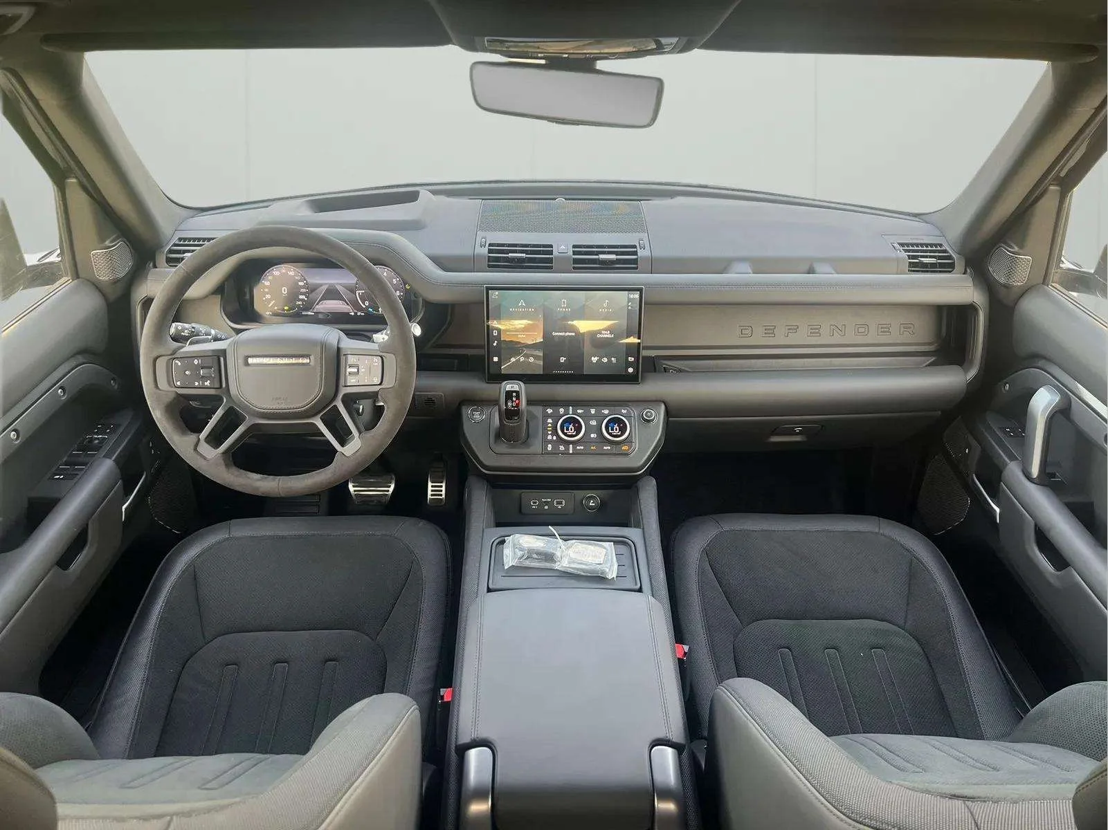 LAND ROVER DEFENDER V8